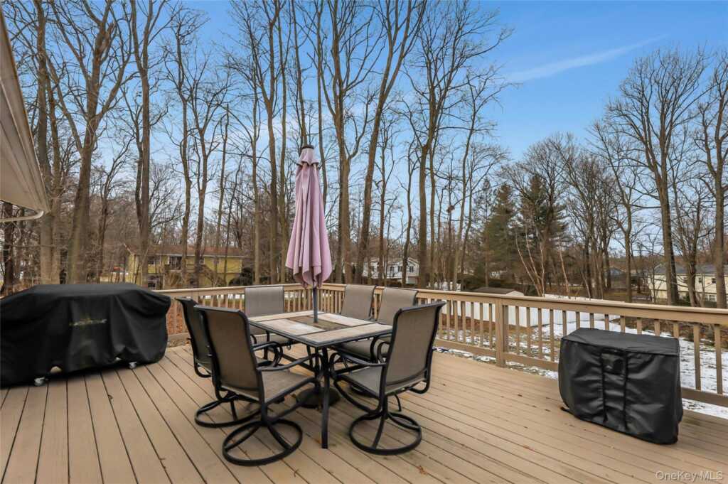 8 Jodi Lane, New City, NY 10956 - Photo 33 of 37