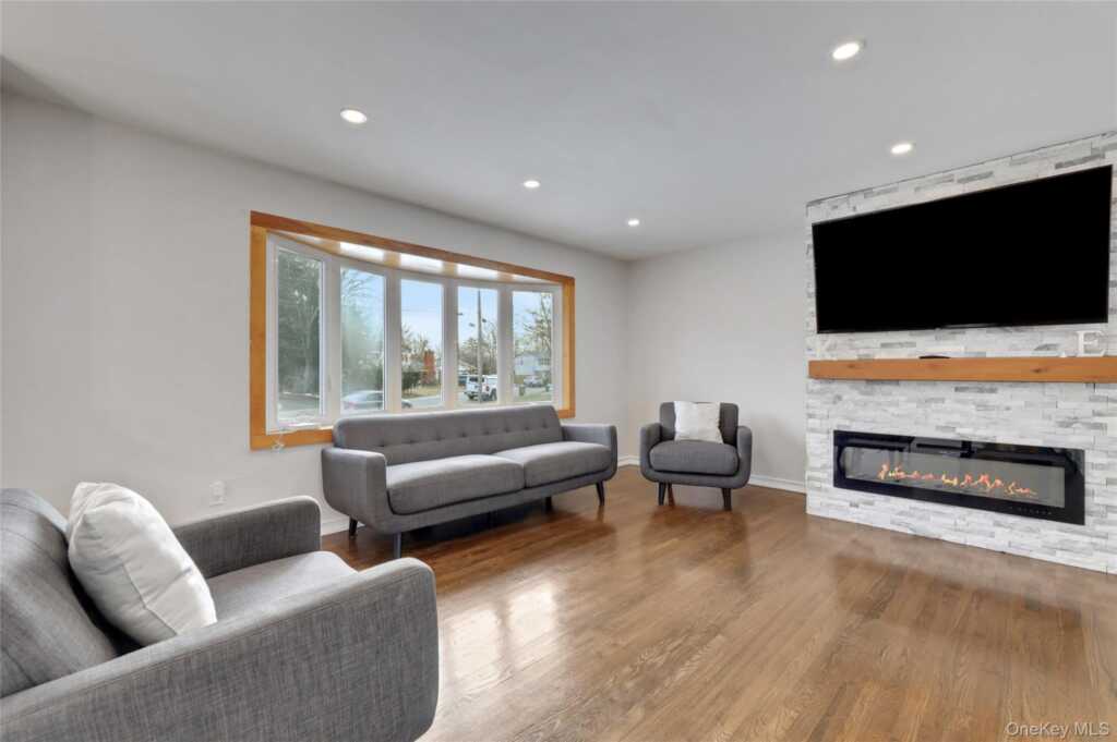 8 Jodi Lane, New City, NY 10956 - Photo 5 of 37