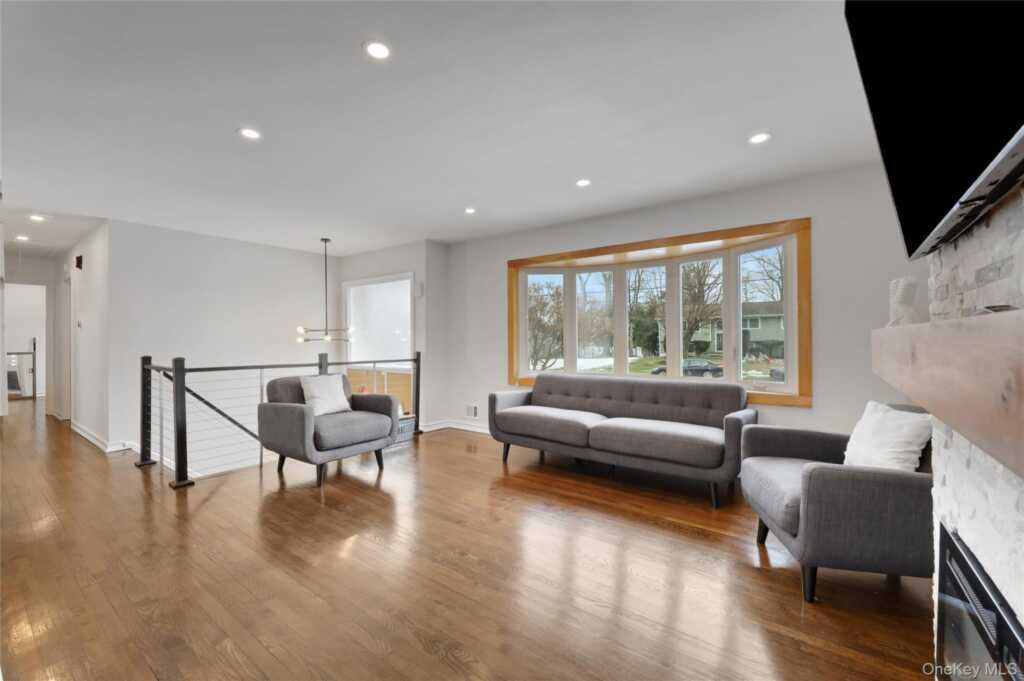 8 Jodi Lane, New City, NY 10956 - Photo 8 of 37