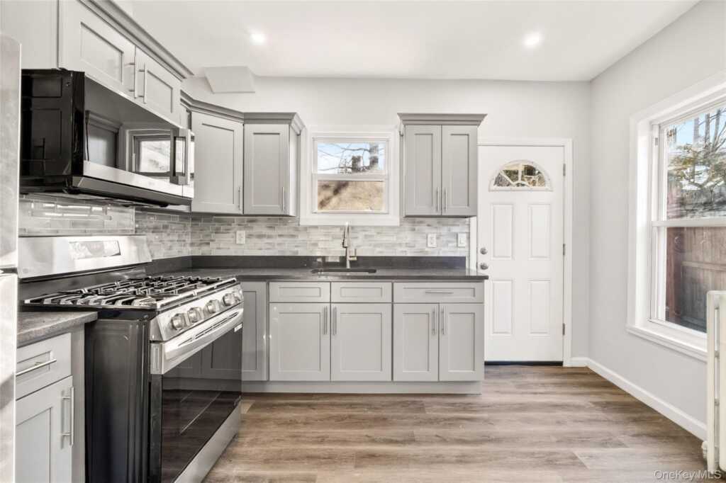 21 Elysian Avenue, Unit #C, Nyack, NY 10960 - Photo 6 of 21