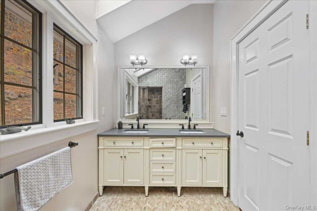 772 Route 9W, Nyack, NY 10960 - Photo 14 of 19