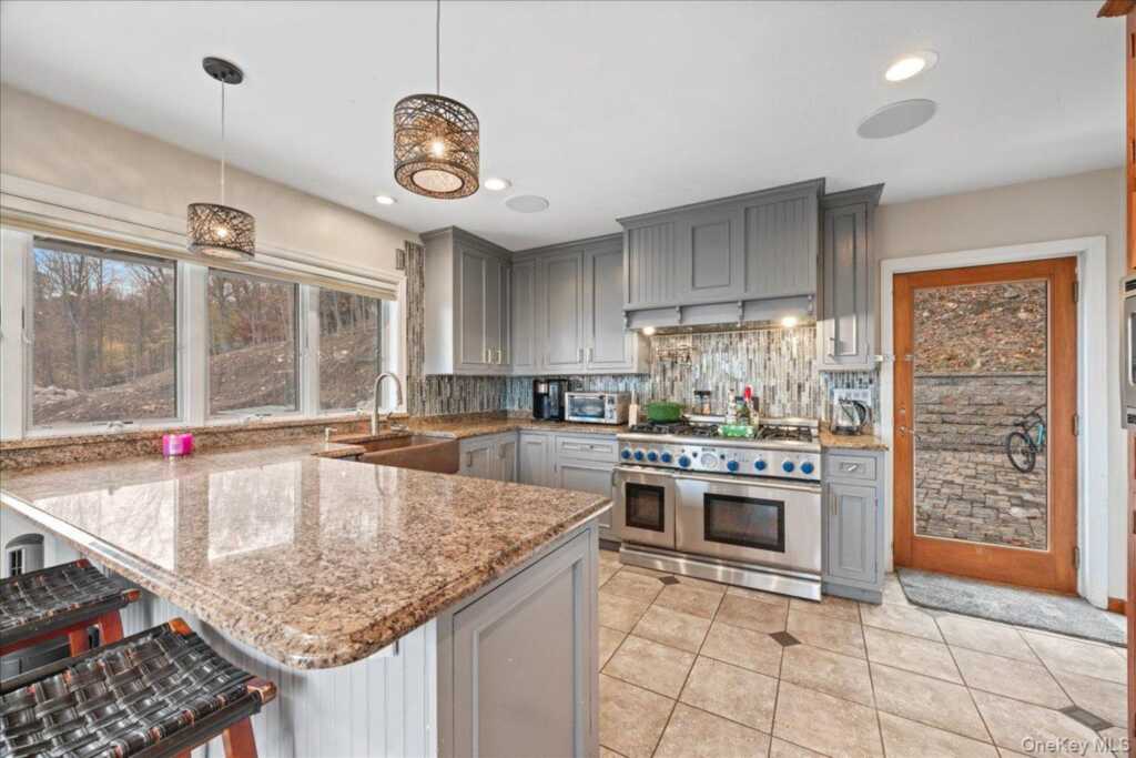 772 Route 9W, Nyack, NY 10960 - Photo 3 of 19