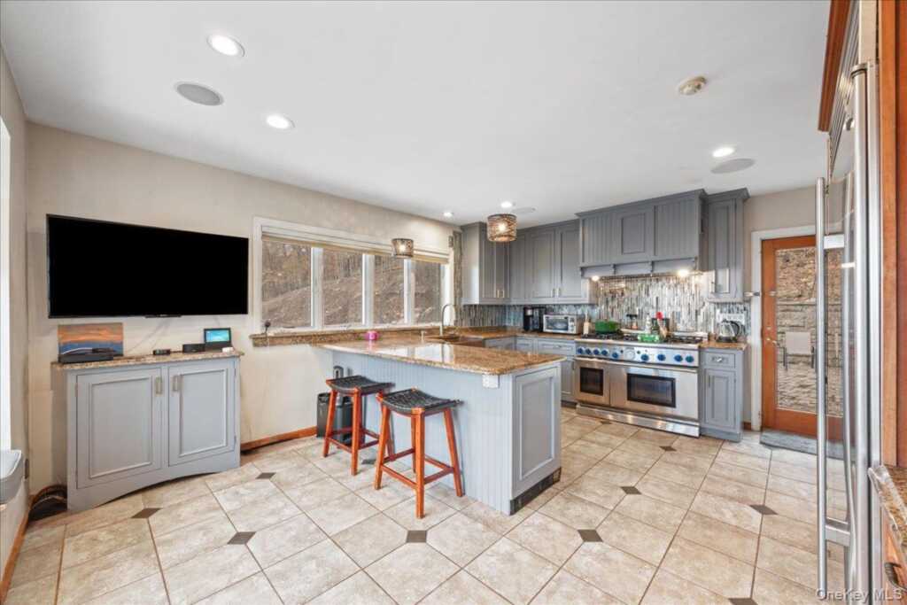 772 Route 9W, Nyack, NY 10960 - Photo 6 of 19