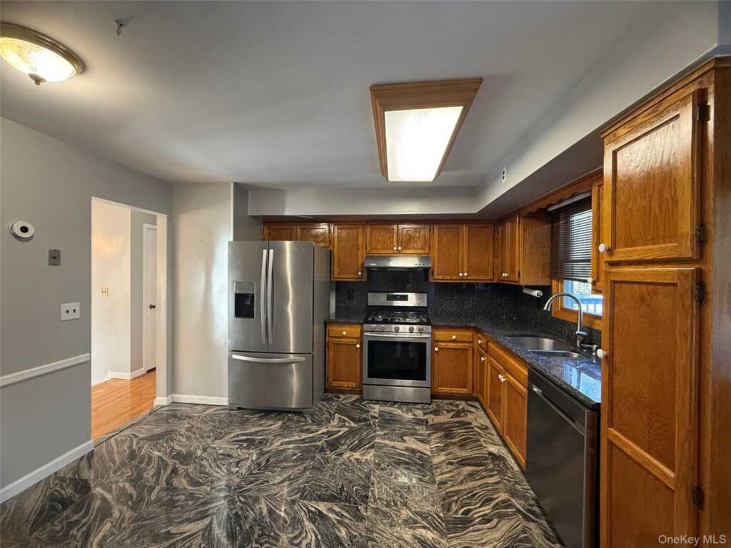 11 Central Avenue, New City, NY 10956 - Photo 4 of 30