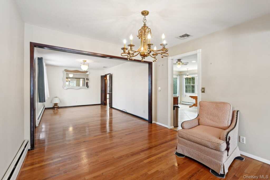 12 Stratford Place, New City, NY 10956 - Photo 11 of 47