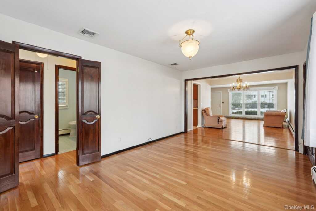 12 Stratford Place, New City, NY 10956 - Photo 13 of 47