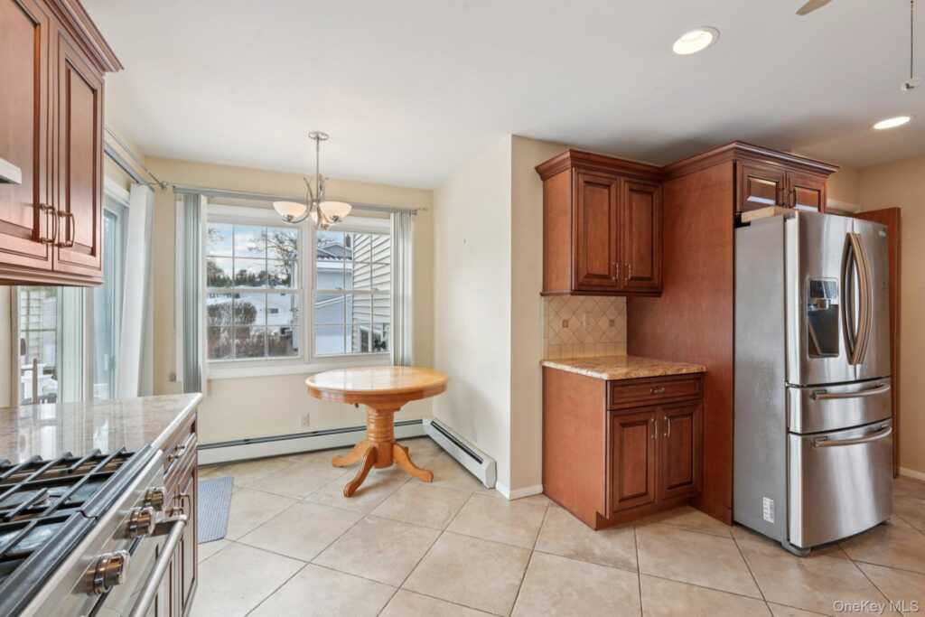 12 Stratford Place, New City, NY 10956 - Photo 18 of 47