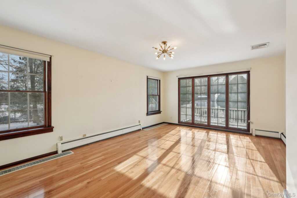 12 Stratford Place, New City, NY 10956 - Photo 23 of 47