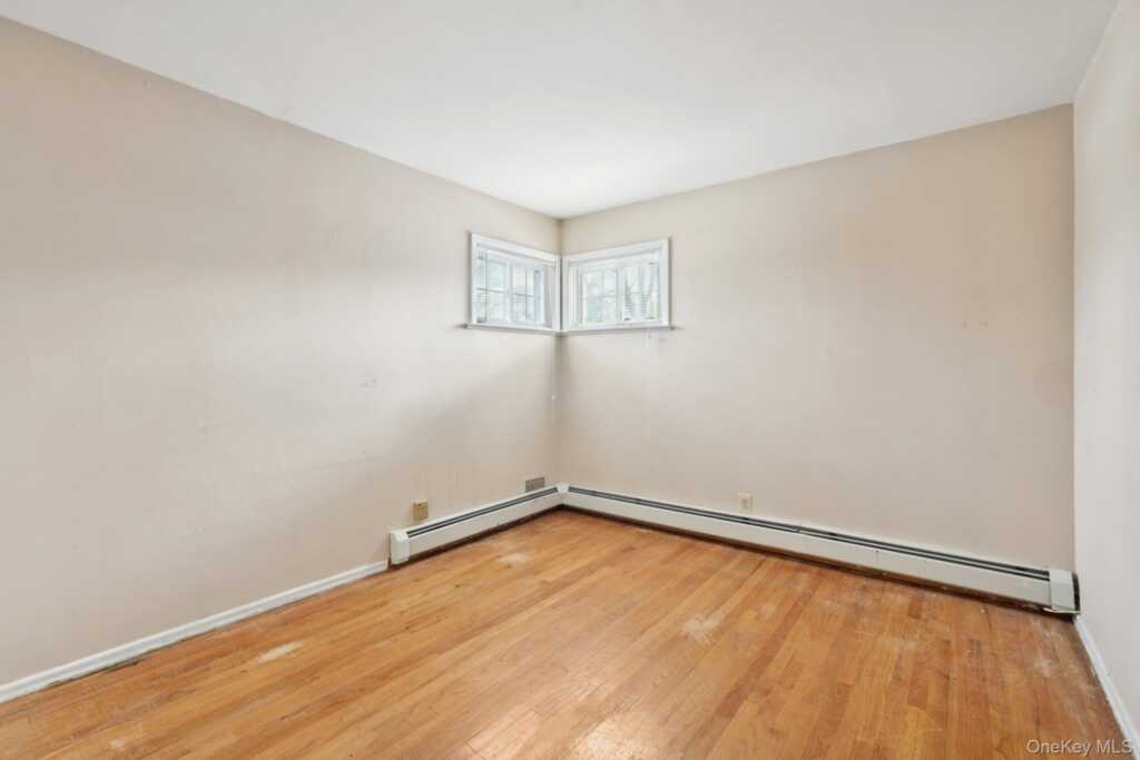 12 Stratford Place, New City, NY 10956 - Photo 28 of 47