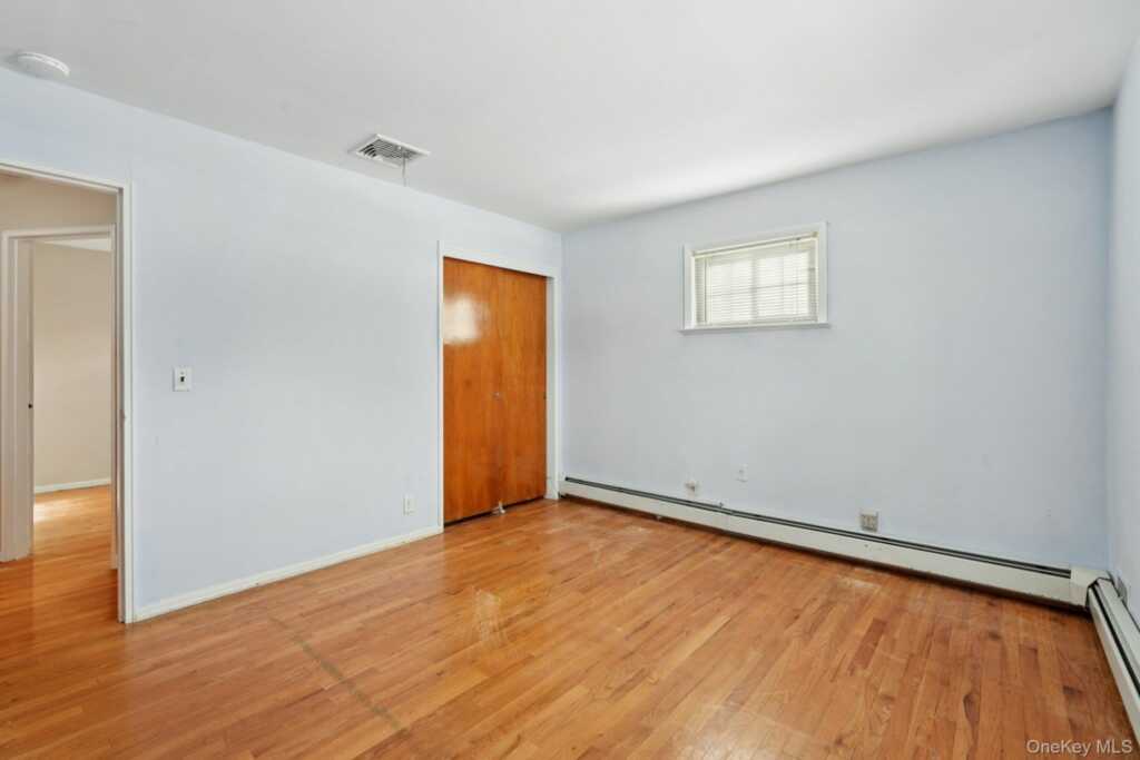 12 Stratford Place, New City, NY 10956 - Photo 32 of 47