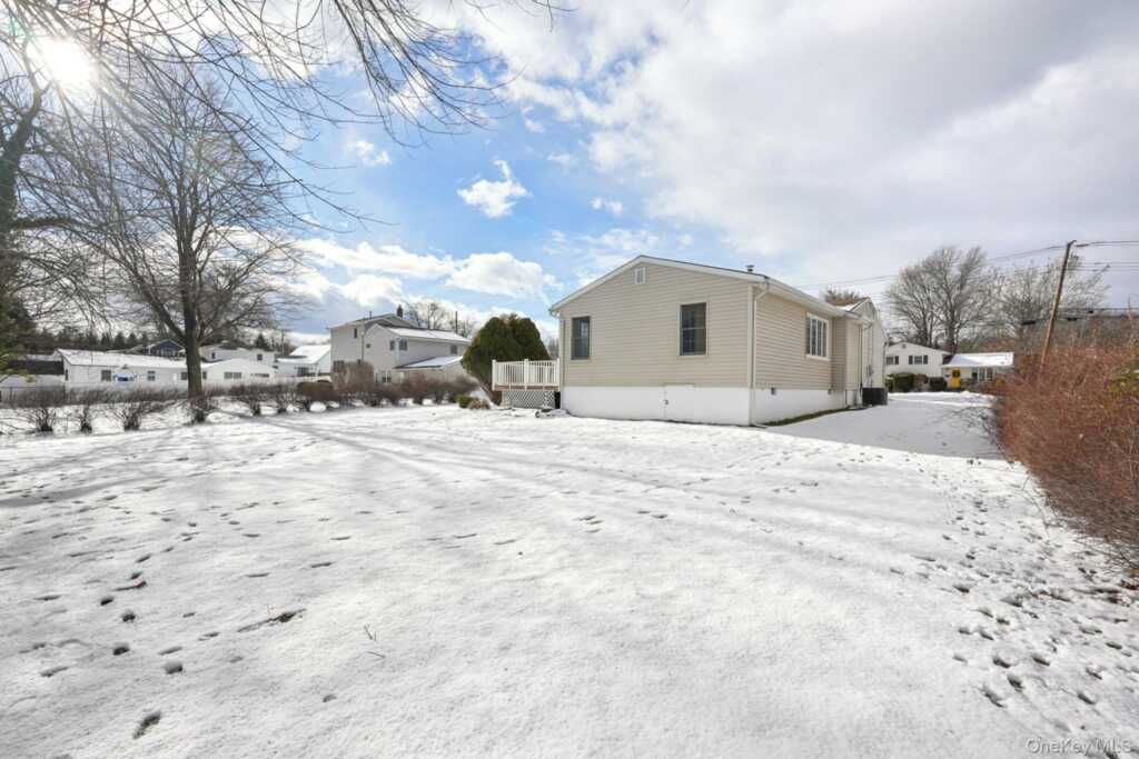 12 Stratford Place, New City, NY 10956 - Photo 43 of 47