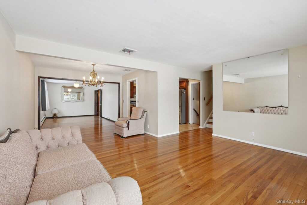 12 Stratford Place, New City, NY 10956 - Photo 8 of 47