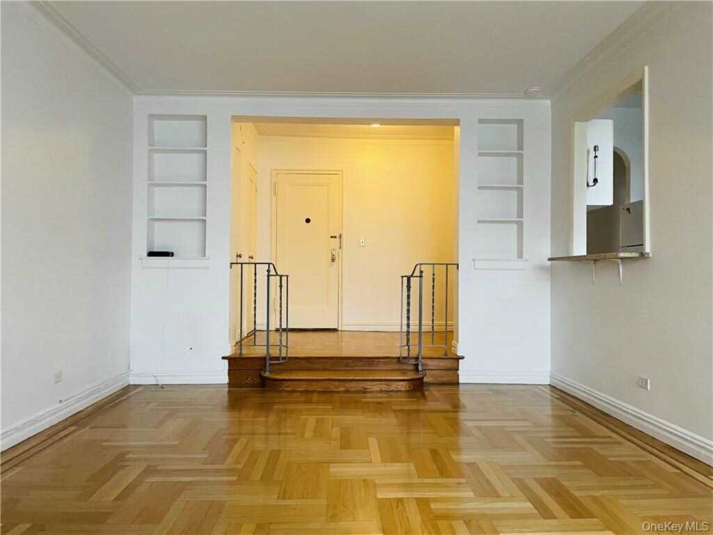 210 Martine Avenue, Unit #5N, White Plains, NY 10601 - Photo 4 of 9