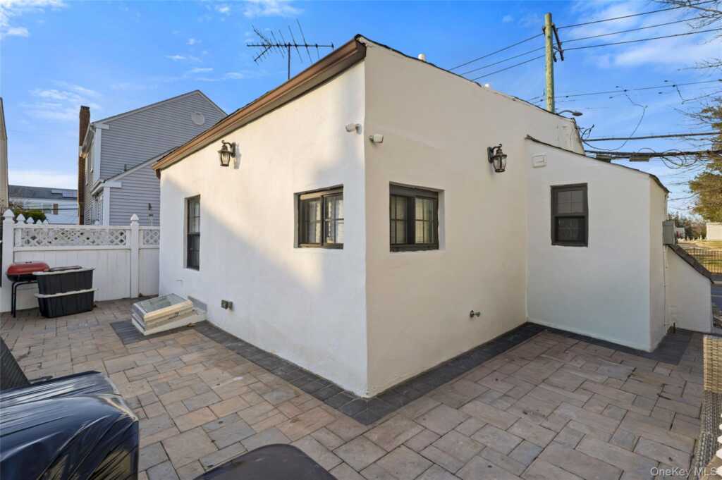 150 Kings Highway, New Rochelle, NY 10801 - Photo 18 of 19