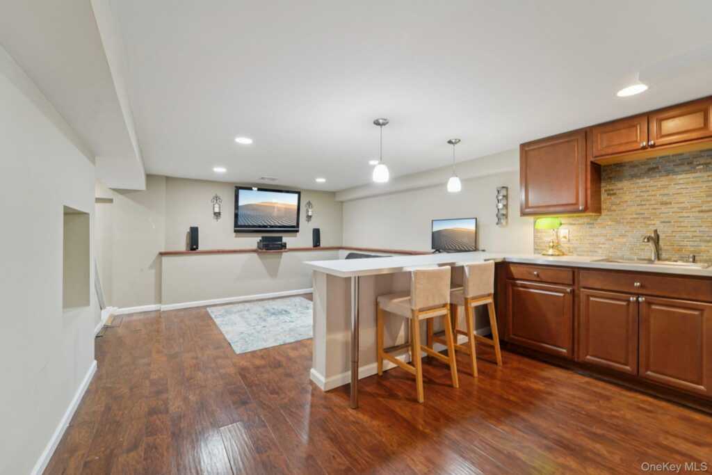 84 Townline Road, Nanuet, NY 10954 - Photo 36 of 44