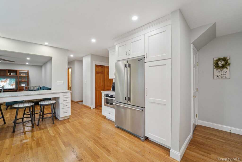 84 Townline Road, Nanuet, NY 10954 - Photo 8 of 44