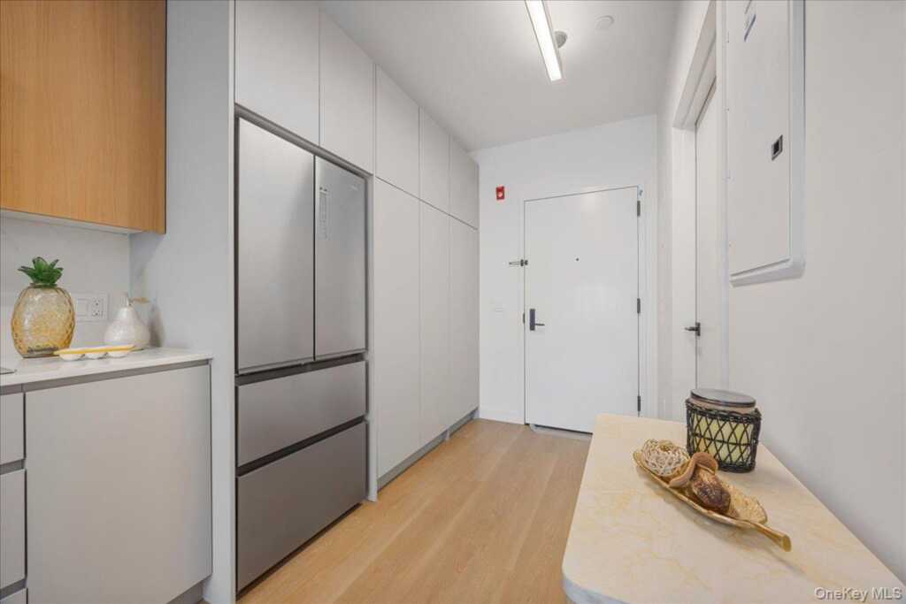 8 Chester Avenue, Unit #102, White Plains, NY 10601 - Photo 3 of 7