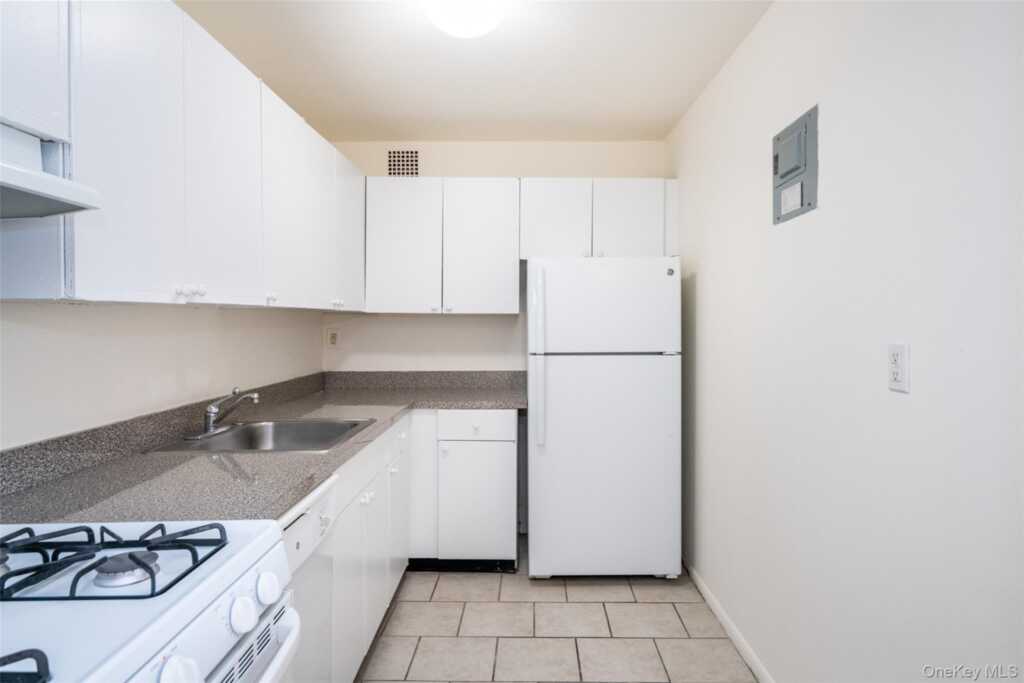 125 Lake Street, Unit #12-N North, White Plains, NY 10604 - Photo 21 of 28