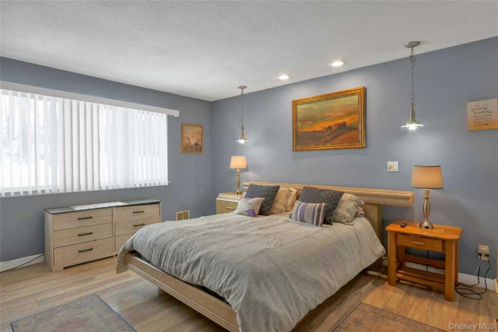 8 Windmill Lane, New City, NY 10956 - Photo 17 of 33