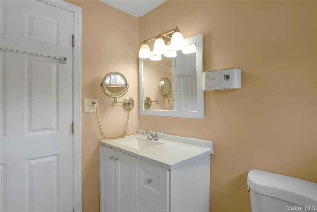 8 Windmill Lane, New City, NY 10956 - Photo 23 of 33