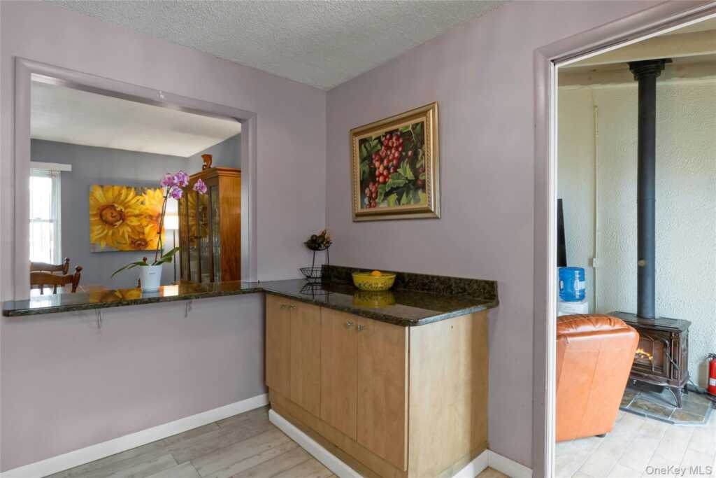 8 Windmill Lane, New City, NY 10956 - Photo 7 of 33