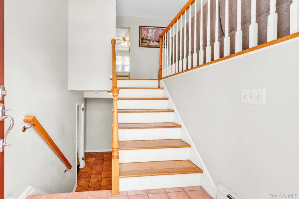 27 Rinne Road, Nanuet, NY 10954 - Photo 3 of 26