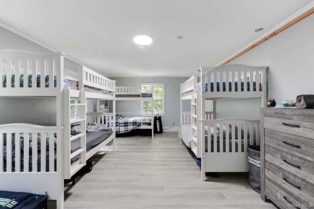 996 Haverstraw Road, Suffern, NY 10901 - Photo 19 of 50