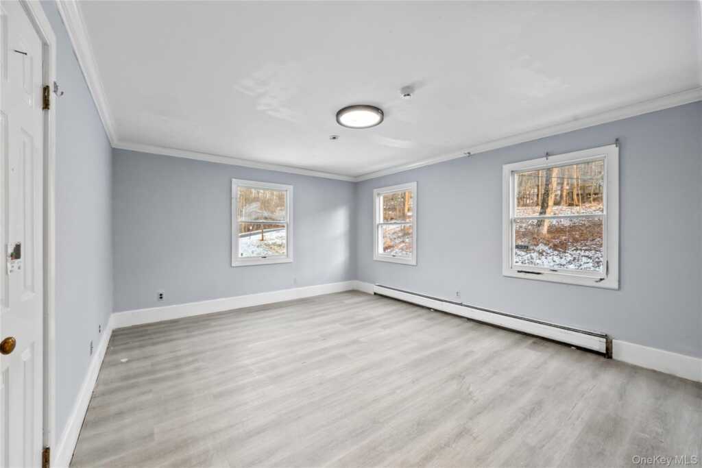 996 Haverstraw Road, Suffern, NY 10901 - Photo 23 of 50