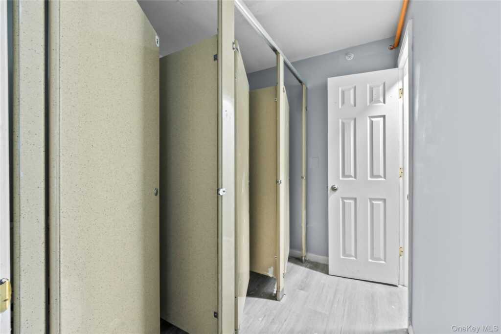 996 Haverstraw Road, Suffern, NY 10901 - Photo 28 of 50