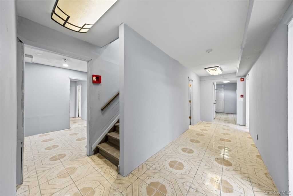 996 Haverstraw Road, Suffern, NY 10901 - Photo 29 of 50