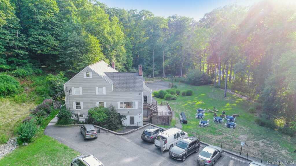 996 Haverstraw Road, Suffern, NY 10901 - Photo 3 of 50