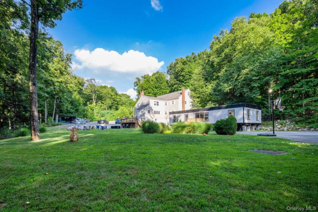 996 Haverstraw Road, Suffern, NY 10901 - Photo 37 of 50