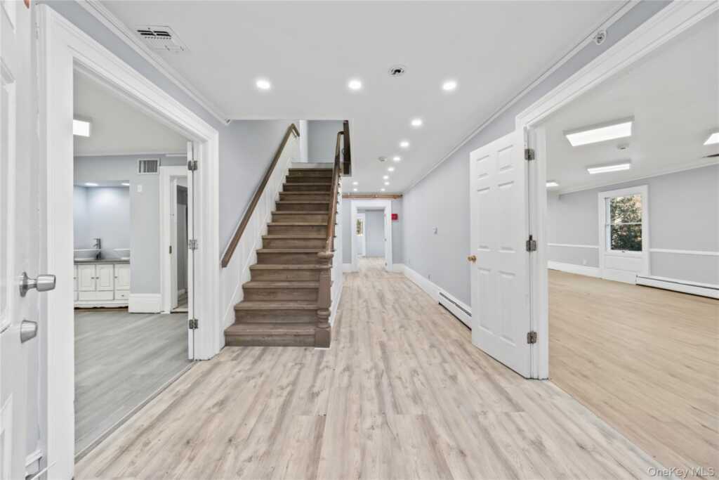 996 Haverstraw Road, Suffern, NY 10901 - Photo 9 of 50