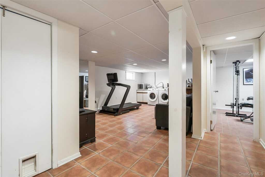 2 Henry Court, Nanuet, NY 10954 - Photo 28 of 48