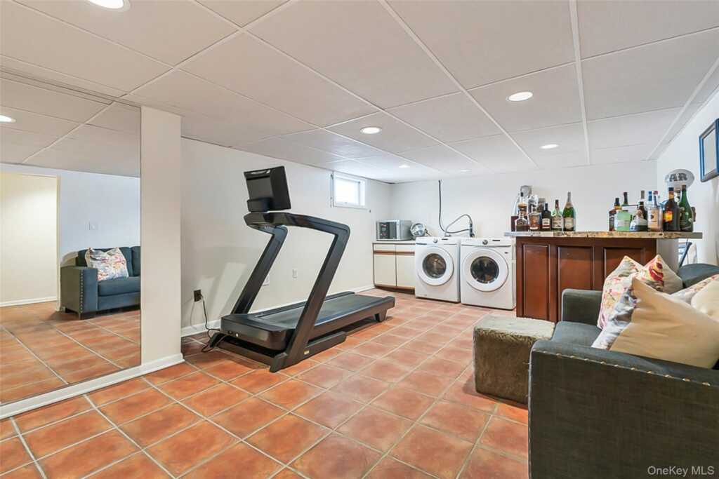 2 Henry Court, Nanuet, NY 10954 - Photo 29 of 48