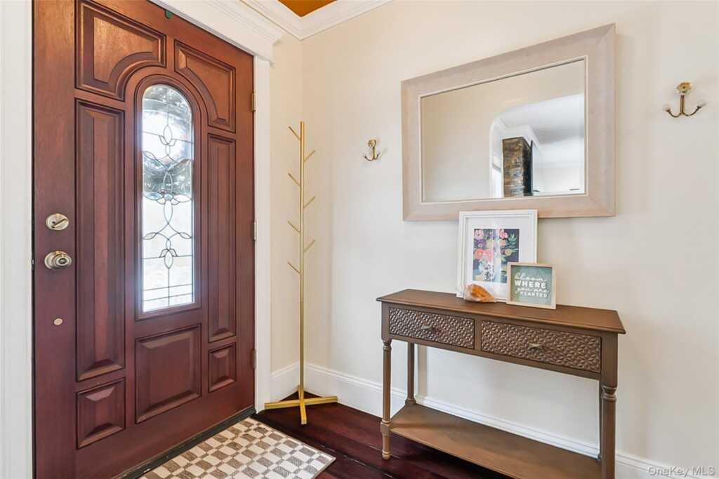 2 Henry Court, Nanuet, NY 10954 - Photo 4 of 48