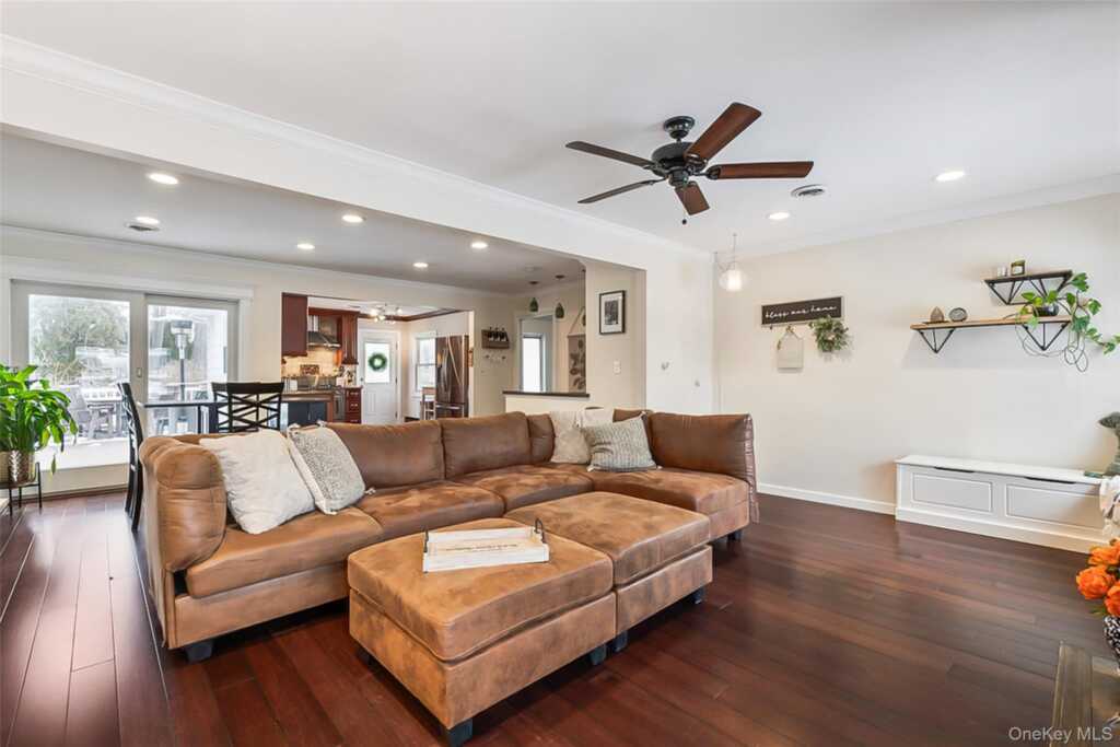 2 Henry Court, Nanuet, NY 10954 - Photo 5 of 48