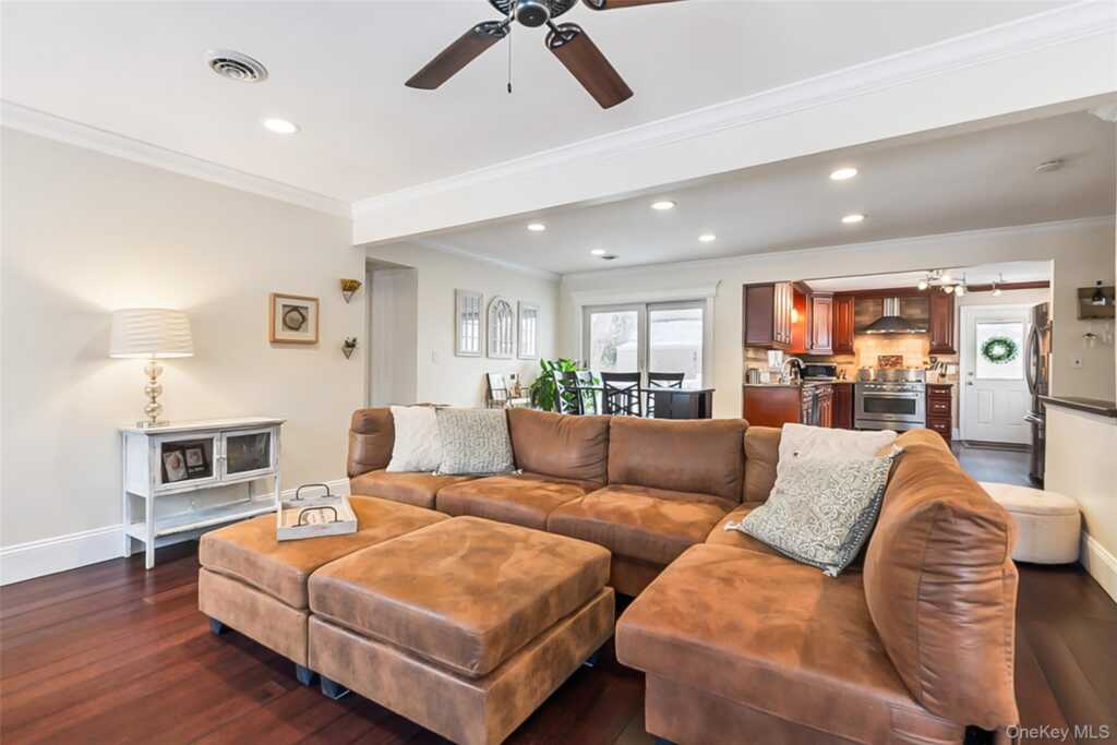 2 Henry Court, Nanuet, NY 10954 - Photo 7 of 48