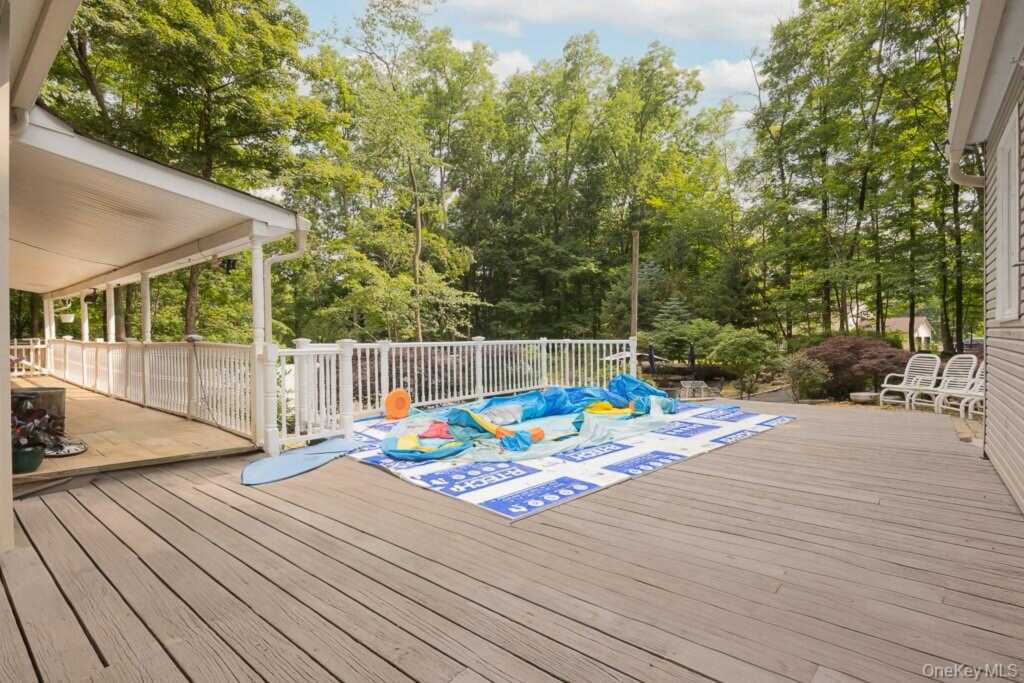 23 Sky Meadow Road, Suffern, NY 10901 - Photo 22 of 36