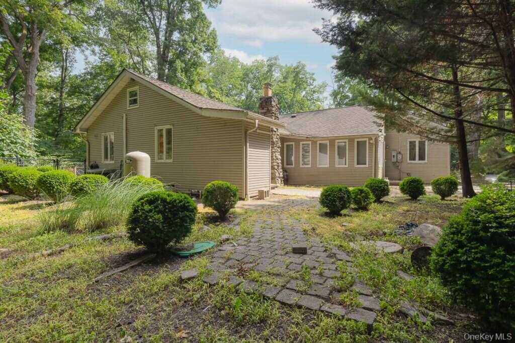 23 Sky Meadow Road, Suffern, NY 10901 - Photo 25 of 36