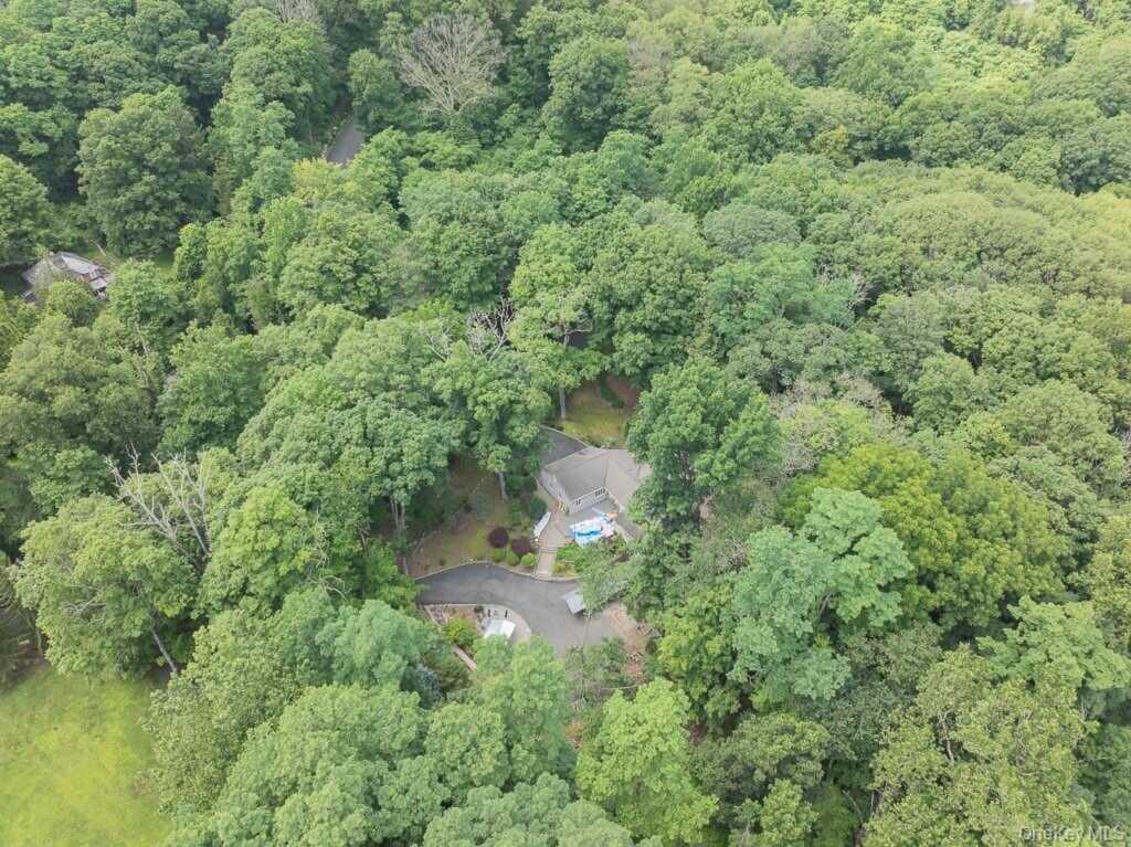 23 Sky Meadow Road, Suffern, NY 10901 - Photo 32 of 36