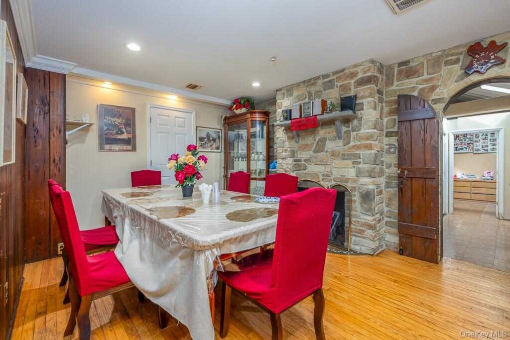 23 Sky Meadow Road, Suffern, NY 10901 - Photo 8 of 36