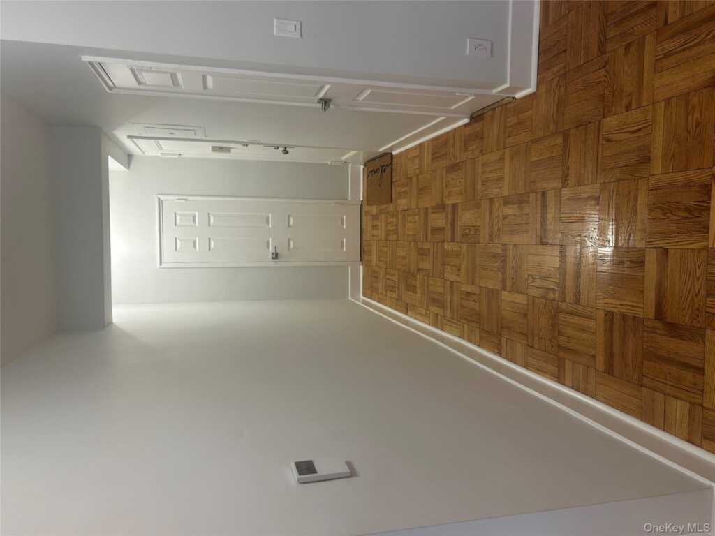 230 Pelham Road, Unit #1O, New Rochelle, NY 10805 - Photo 2 of 29