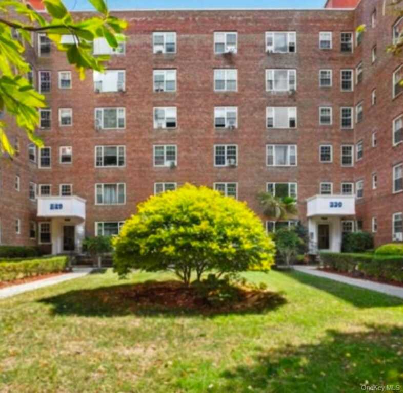 230 Pelham Road, Unit #1O, New Rochelle, NY 10805 - Photo 23 of 29