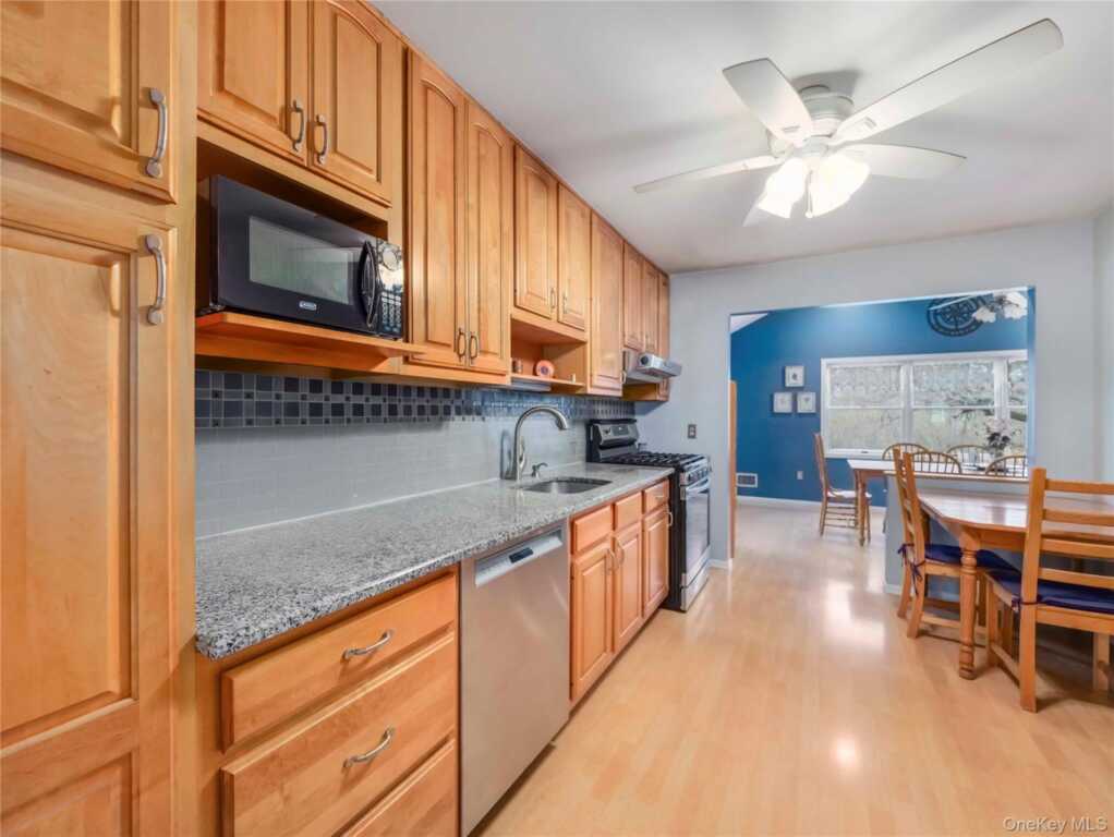 132 Shetland Drive, New City, NY 10956 - Photo 20 of 32