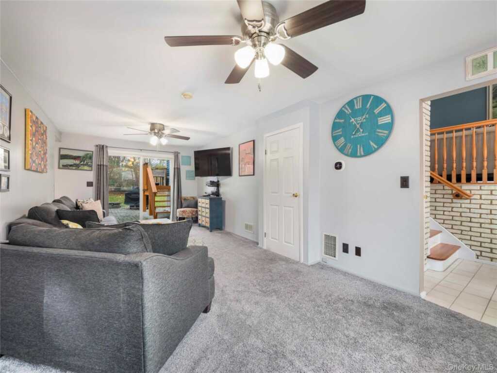 132 Shetland Drive, New City, NY 10956 - Photo 7 of 32