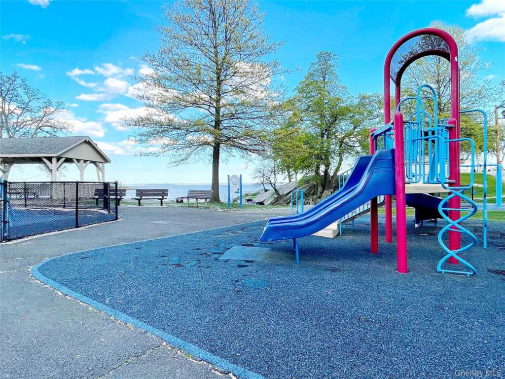 25 Acacia, Unit #2, New Rochelle, NY 10805 - Photo 28 of 28