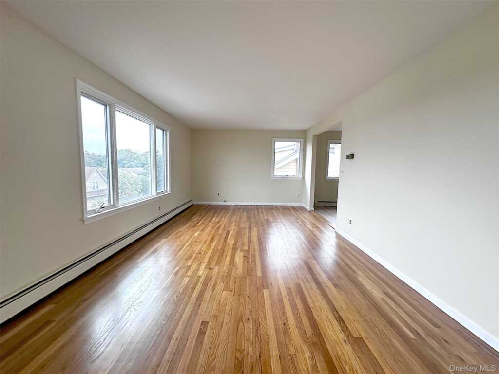 25 Acacia, Unit #2, New Rochelle, NY 10805 - Photo 4 of 28