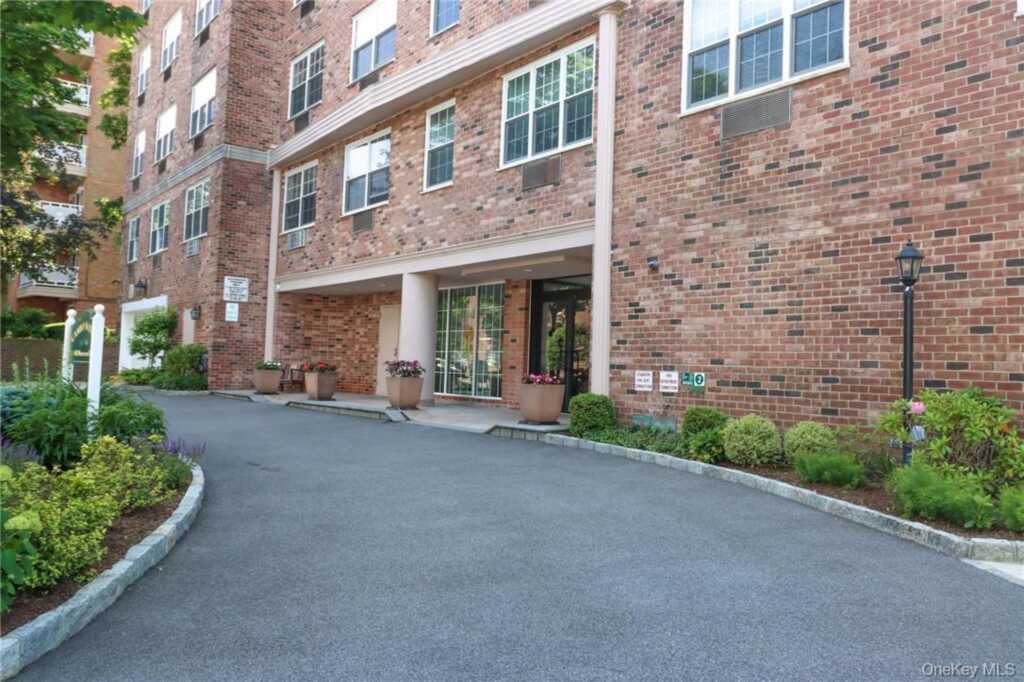 2 Old Mamaroneck Road, Unit #5I, White Plains, NY 10605