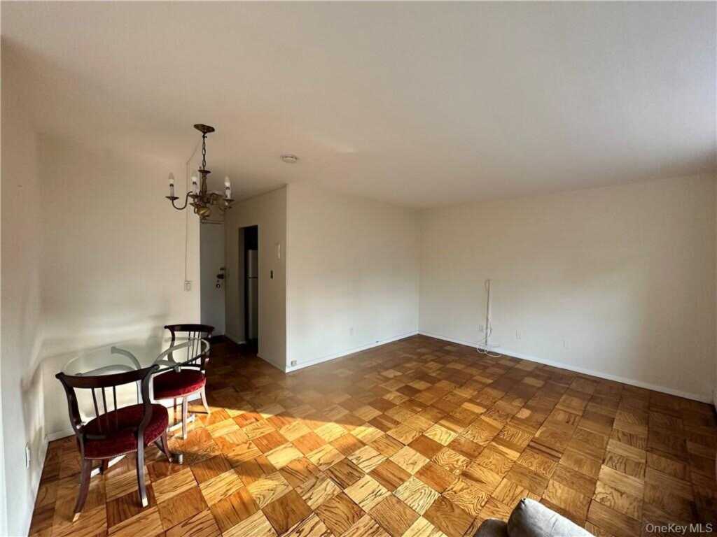 2 Old Mamaroneck Road, Unit #5I, White Plains, NY 10605 - Photo 5 of 14